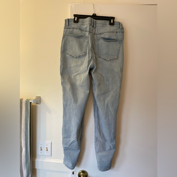 Knox Rose embroidered jeans - Picture 3 of 4